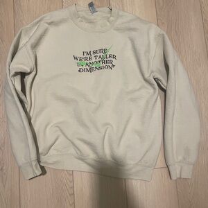 Cream Graphic women’s sweatshirt